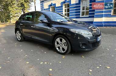 Хэтчбек Renault Megane 2010 в 
