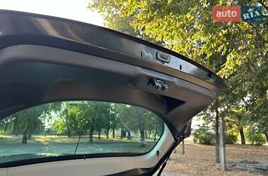 Хэтчбек Renault Megane 2010 в 