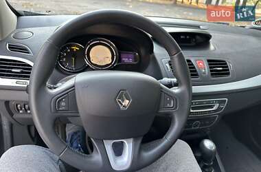 Хэтчбек Renault Megane 2010 в 