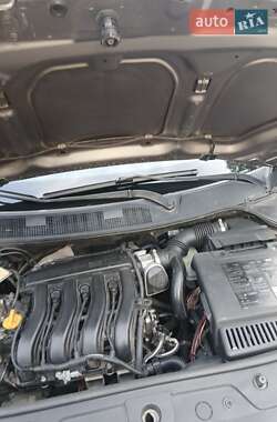 Седан Renault Megane 2003 в 