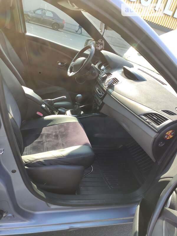 Хэтчбек Renault Megane 2010 в Киеве фото 18 Хэтчбек Renault Megane 2010 в Киеве