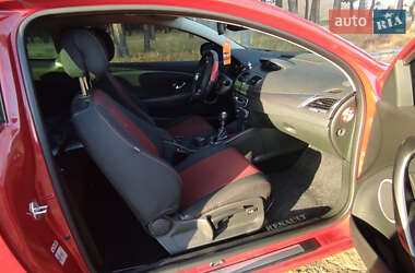 Хэтчбек Renault Megane 2012 в 