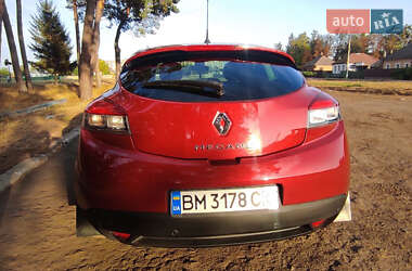 Хэтчбек Renault Megane 2012 в 