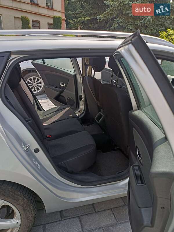 Універсал Renault Megane 2012 в Чернівцях