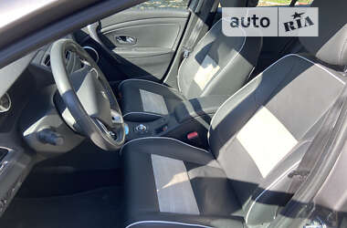 Хэтчбек Renault Megane 2012 в 