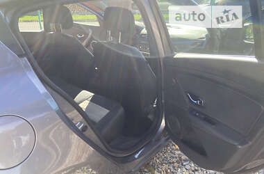 Хэтчбек Renault Megane 2012 в 