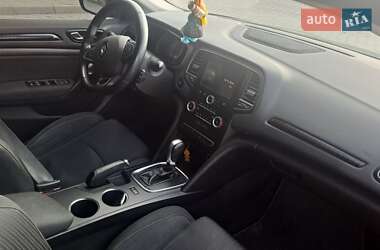 Хэтчбек Renault Megane 2016 в 