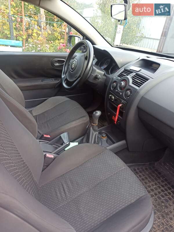 Седан Renault Megane 2005 в Томашполі
