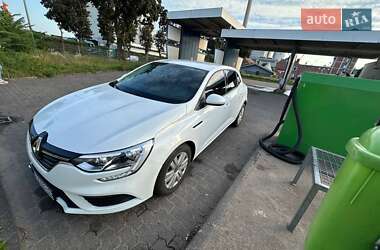 Хэтчбек Renault Megane 2017 в 