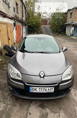 Хетчбек Renault Megane 2012 в Гощі