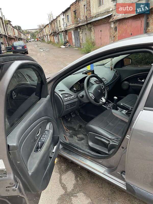 Хэтчбек Renault Megane 2012 в Гоще