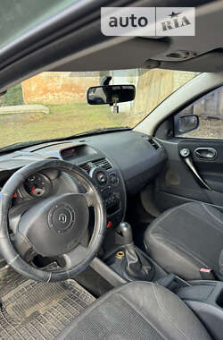 Седан Renault Megane 2004 в 