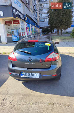 Хэтчбек Renault Megane 2010 в 
