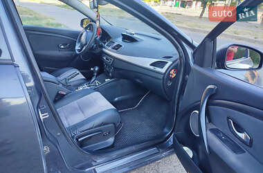 Хэтчбек Renault Megane 2010 в 