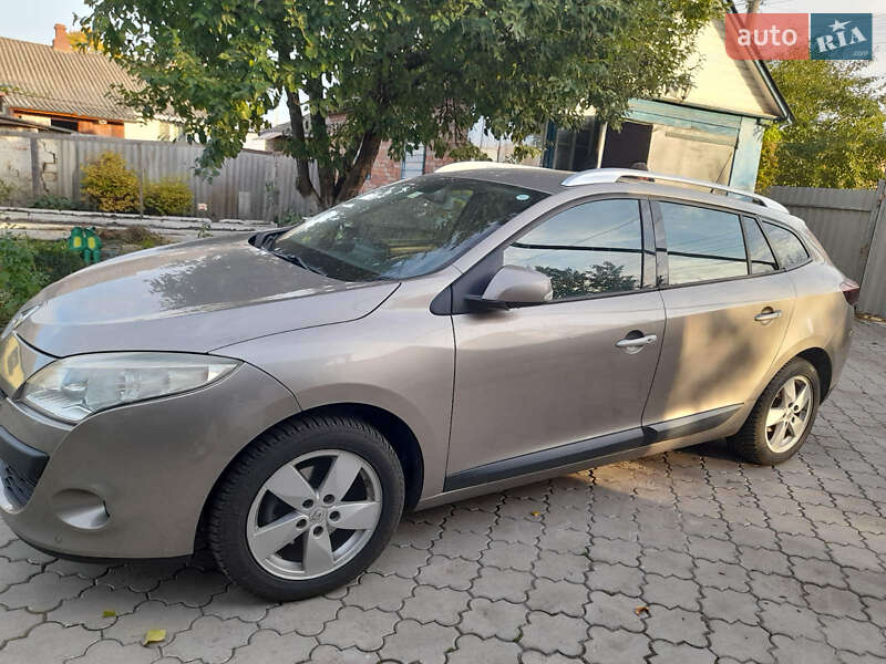 Универсал Renault Megane 2010 в Ахтырке фото 12 Универсал Renault Megane 2010 в Ахтырке