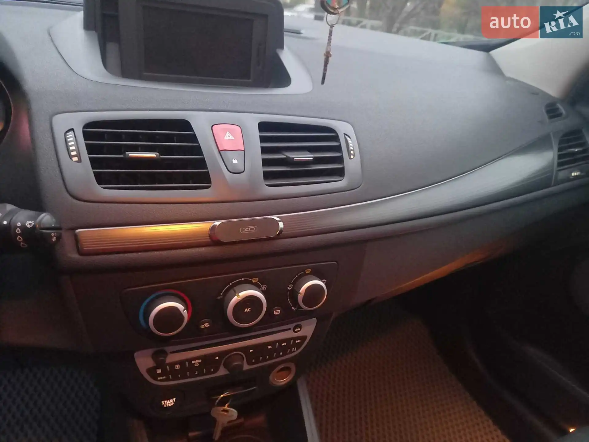 2011 Renault Megane - мініатюра 38