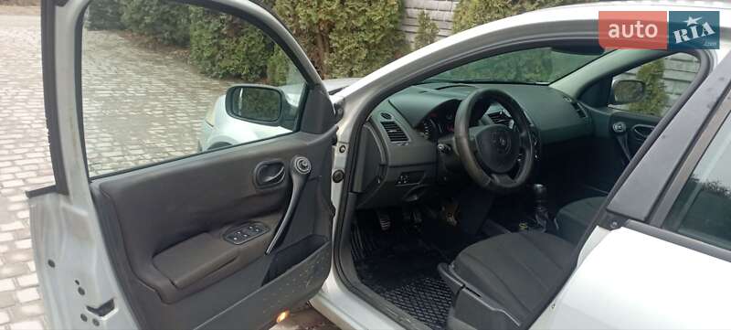 Хэтчбек Renault Megane 2004 в Золочеве