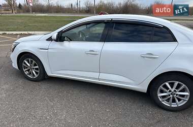 Седан Renault Megane 2017 в 