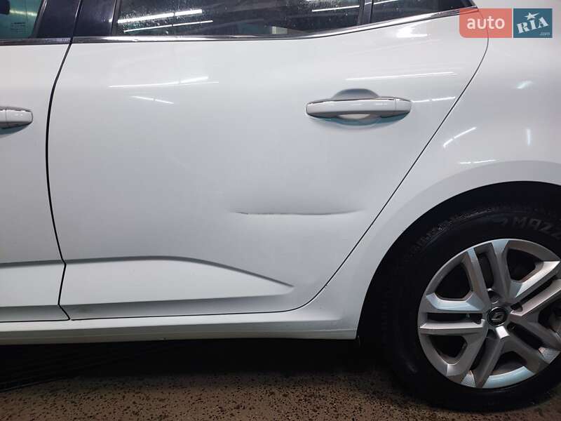 Хэтчбек Renault Megane 2016 в Львове фото 7 Хэтчбек Renault Megane 2016 в Львове