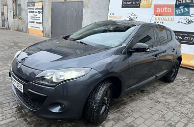 Хэтчбек Renault Megane 2011 в 