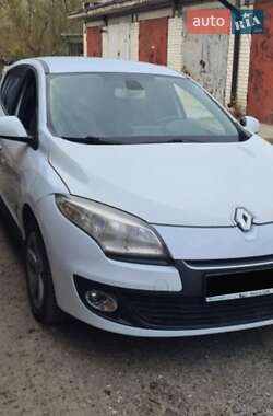 Хэтчбек Renault Megane 2012 в 