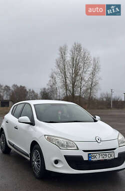 Хэтчбек Renault Megane 2012 в 