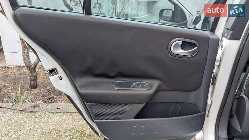 Хетчбек Renault Megane 2005 в Карнаухівці