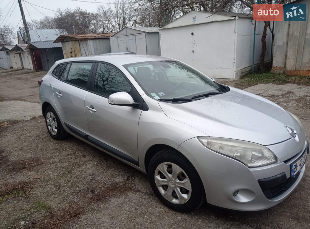 2010 Renault Megane - мініатюра 27
