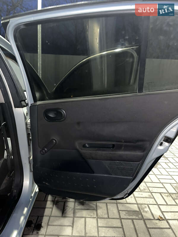 Седан Renault Megane 2004 в Дніпрі