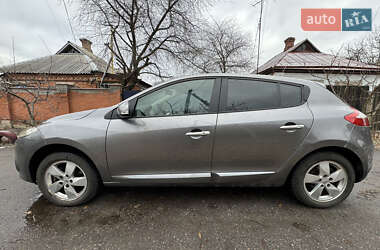 Хэтчбек Renault Megane 2010 в 