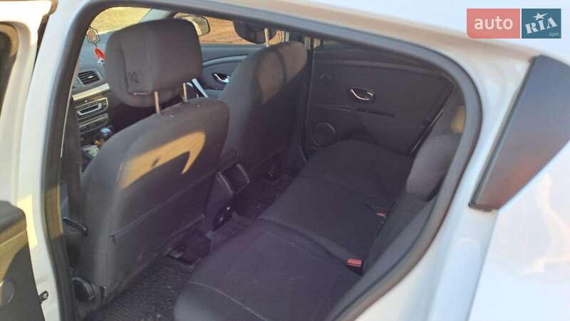 Хетчбек Renault Megane 2011 в Новомиргороді фото 10 Хетчбек Renault Megane 2011 в Новомиргороді