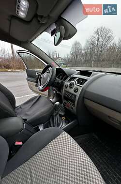 Седан Renault Megane 2004 в 