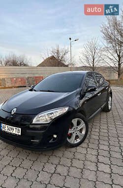 Хетчбек Renault Megane 2011 в 