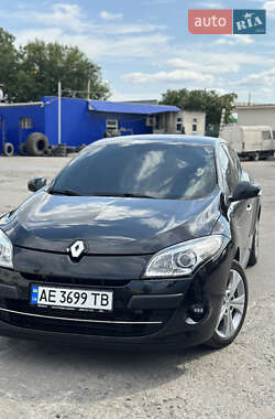 Хетчбек Renault Megane 2011 в 
