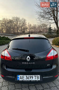 Хетчбек Renault Megane 2011 в 
