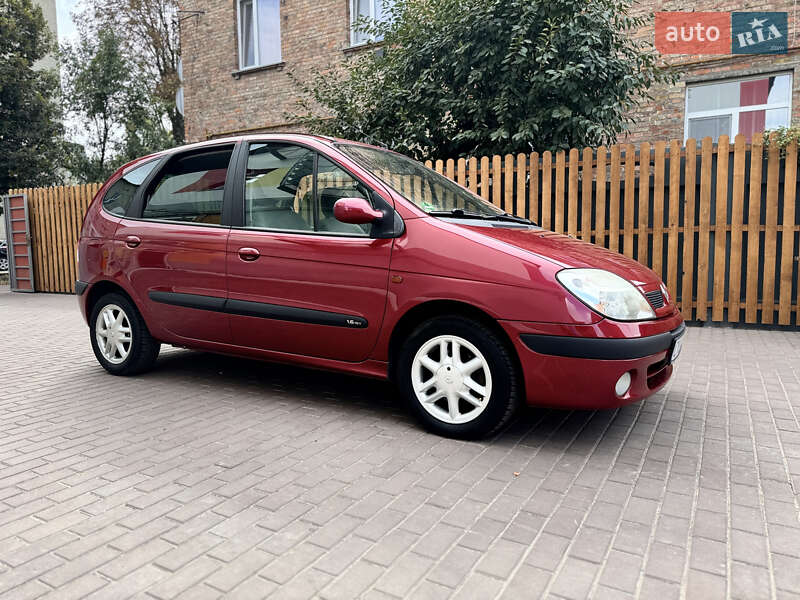 Хэтчбек Renault Megane 2003 в Казатине