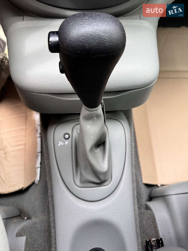 Хэтчбек Renault Megane 2003 в Казатине