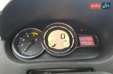 Хэтчбек Renault Megane 2012 в 