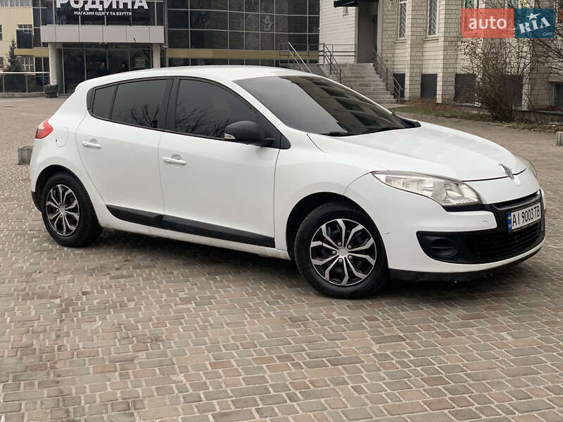 Хэтчбек Renault Megane 2013 в 