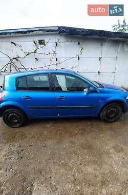 Хэтчбек Renault Megane 2003 в 