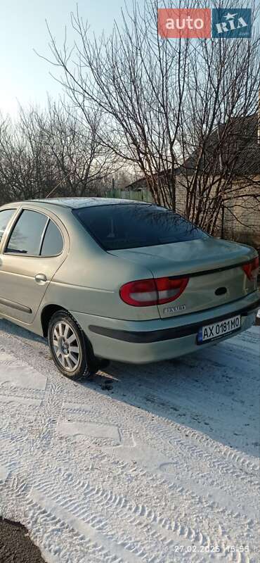 Седан Renault Megane 2002 в Дергачах