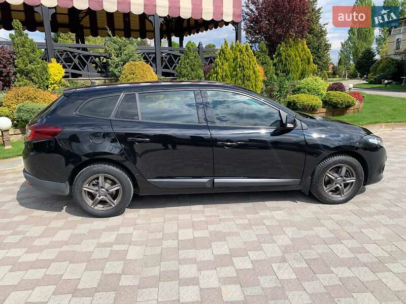 Универсал Renault Megane 2011 в Сарнах