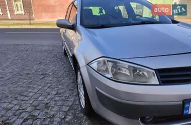 Хэтчбек Renault Megane 2005 в 