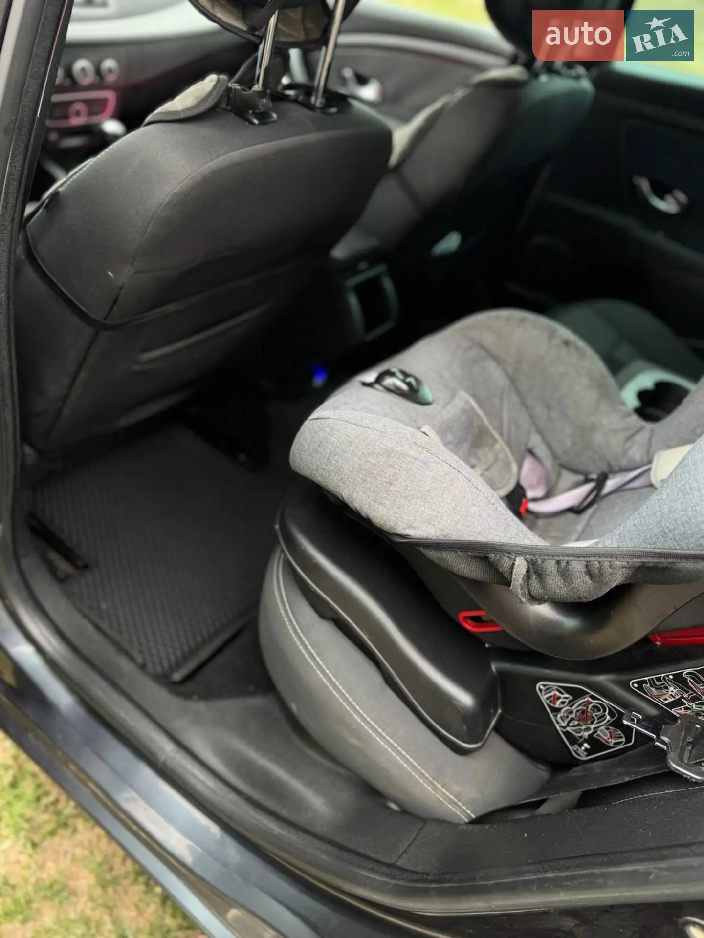 2010 Renault Megane - мініатюра 11