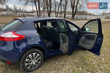 Хэтчбек Renault Megane 2010 в 