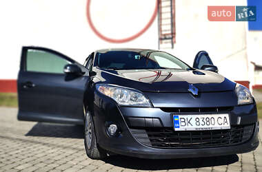 Хетчбек Renault Megane 2012 в 