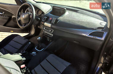 Хетчбек Renault Megane 2012 в 
