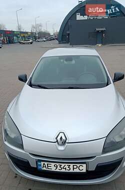 Хэтчбек Renault Megane 2011 в 