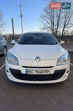 Хэтчбек Renault Megane 2011 в 