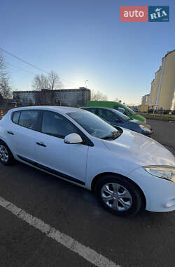 Хэтчбек Renault Megane 2011 в 